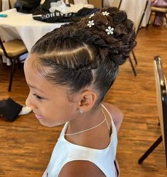 Black Flower Girl Hairstyles Braids, Wedding Junior Bridesmaid Hair, Black Girls Hairstyles Flower Girl, Wedding Hairstyles For Little Kids, Curly Flower Girl Hairstyles, Hair Styles For Birthday Girl, Flower Girls Hairstyles Black Kids, Kid Wedding Hairstyles, Birthday Girl Hairstyles