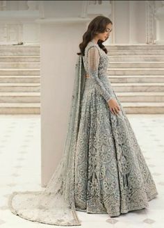 Desi Dress, Bride Dress Simple, Pakistani Fancy Dresses, Traditional Indian Outfits, Bridal Dress Fashion, Indian Bridal Dress, Bridal Dress Design