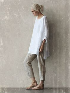 Mode Monochrome, Professional Cv, Simple Clothing, Linen Shop, Fashion Mistakes, Mode Inspiration, Linen Clothes, Linen Dresses