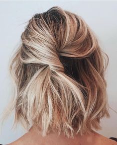 twist. Simple Wedding Hairstyles, Short Wedding Hair, Cute Hairstyles For Short Hair, Blonde Bobs, Half Up Hair, Halloween Make