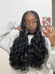 knotless french curl braids, french curl braids, box braids, braids with curly ends, black girl hair inspo ideas, braid styles, braid hairstyles, black woman, protective style, nollywood braids, mirror selfie Box Braids Hairstyles For Black Women With Curly Ends, French Curl Hairstyles Braids, Knowles’s Braids With Curls, Braids Mirror Selfie, Nollywood Braids, Hair Inspo Ideas, Braid Hairstyles Black, Box Braids With Curly Ends