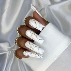 19 Chic and Timeless White Nail Design Ideas Olive Gold Nails, White Nails With Gold Design, White Gold Nails, Bachelorette Nails, Nail Marble, White Lace Nails, White Nails With Gold, Nye Nails, Nails Birthday