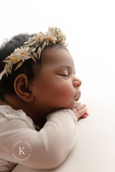 Boho Newborn Photography, Boho Newborn, Town Photography, Maternity Picture Outfits, Baby Bump Photoshoot, Boho Photography, Baby Clips, Floral Halo, Newborn Shoot