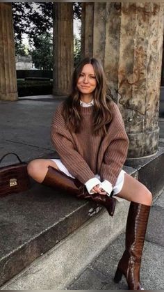 Beige sweater lookalike with a white button down and brown heeled boots Brown Knee High Boots Outfit, Frye Boots Outfit, High Boots Outfit Winter, Brown Boots Outfit, Fall Boots Outfit, Winter Boots Outfits, Cute Thanksgiving Outfits, Look Adidas, Sweater Outfits Fall