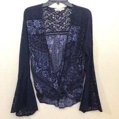 Lovestitch Womens Large Bell Sleeve Mixed Media Cross Front Blouse Top Nwot Blue. Approximately 23" Pit To Pit, 26" Long. Condition Is New Without Tags. Shop With Confidence. Next Day Shipping. Please Check Out Our Full Store. Thanks For Looking! Blue Lace Trim Top For Fall, Blue Lace Trim Tops For Fall, Fall Blue Blouse With Lace Trim, Blue Lace Trim Blouse For Fall, Blue Long Sleeve Blouse With Lace Top, Blue V-neck Blouse For Layering, Blue Long Sleeve Lace Top, Black Floral Blouse, Black Floral Top