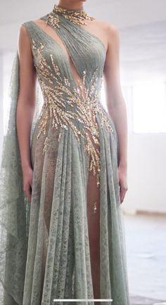 Elven Dress, Fantasy Gowns, Ball Gowns Prom, Fantasy Dress, Fashion Mistakes, Glam Dresses, Gorgeous Gowns