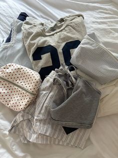 it girl fall brandy melville haul pinterest outfit inspo Brandy Melville Aesthetic Wallpaper, Cute Brandy Outfits, Brandy Clothes, Clothes Brandy Melville, Brandy Aesthetic, Brandy Melville Haul, Brandy Melville Fall, Stores Like Brandy Melville, Brandy Melville Outfits Aesthetic