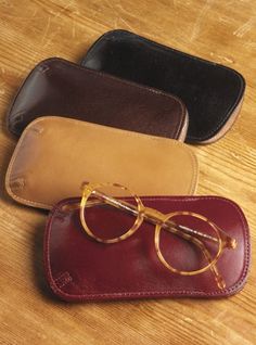 Fine Leather Eyeglass Cases Leather Goodies, Leather Eyeglass Cases, Eyeglass Accessories, Leather Cases, Leather Glasses Case, Birthday Gifts For Boyfriend Diy, Leather Craft Projects, Craft Tote Bag, Round Frames