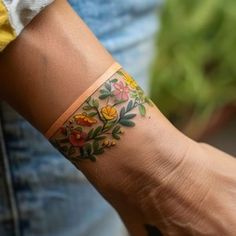 Merész Vadvirág Tetoválás Minta Csomag – IMAGELLA Darkside Tattoo, Salon Tattoo, Sunflower Tattoo Sleeve, Wildflower Tattoo, 4 Tattoo, Tattoo Bracelet, 1 Tattoo, Sunflower Tattoo, Feminine Tattoos