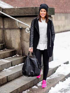 Pink Sneakers Outfit, Just My Imagination, Nike Inspiration, Nike Air Max Pink, Tiffany Blue Nikes, Nike Sneakers Outfit, Pink Nike Shoes, Simple Casual Outfits, Black Leggings Outfit