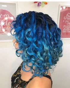 Wavy Blue Hair, Dark And Light Hair, Curly Blue Hair, Curly Hair With Highlights, Blue Curly Hair, Blue Curls, Galaxy Hair Color, Midnight Blue Hair, Blue Hair Highlights