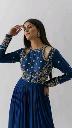 Anarkali With Dupatta, Embroidered Anarkali, Anarkali Dress Pattern, Traditional Indian Dress, Red Lehenga, Indian Dresses Traditional, Traditional Indian Outfits, Indian Gowns Dresses, Designer Party Wear Dresses