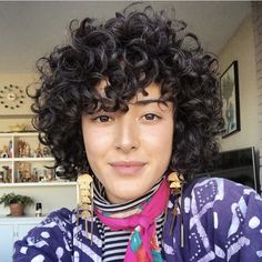 First Date Hairstyles, Wolf Cut Curly Hair, First Date Hair, Curly Hair Bob, Cut Curly Hair, Date Hairstyles, Curly Hair Short, Curly Hair Photos, Big Curly Hair