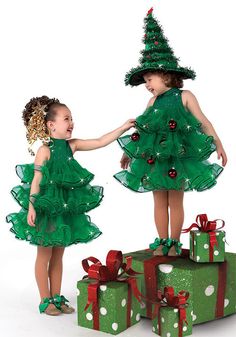 Christmas Costumes Women, Christmas Tree Costume, Nativity Costumes, Tree Costume, Costume Carnaval, Makeup Christmas, Sweater Ideas, How To Make Christmas Tree, Christmas Sweater Party