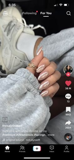 Tan Nail Designs, Chrome Nail Colors, Ongles Beiges, Neutral Nails Acrylic, Champagne Nails, Taupe Nails, Tan Nails, Concert Nails, Nails Neutral