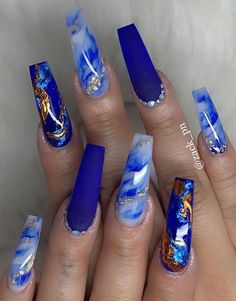 These fabulous nail art designs are super unique and glamorous, these will give you the trendy looks and give your nails a whole new... Sculptured Nails Design, Suit Strawberries, Marriage Nails, Baddie Nails Acrylic Blue, Unique Acrylic Nails Creative, Dope Blue Nails, Luxury Nail Designs, Blue Bling Nails, Quince Nails