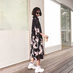 Casual Long Sleeve Kimono For Spring, Black Kimono For Spring Day Out, Black Spring Kimono For Day Out, Black Kimono For A Spring Day Out, Black Relaxed Fit Kimono For Spring, Casual Black Kimono For Day Out, Casual Black Kimono With Relaxed Fit, Black Oversized Kimono For Spring, Casual Black Relaxed Fit Kimono