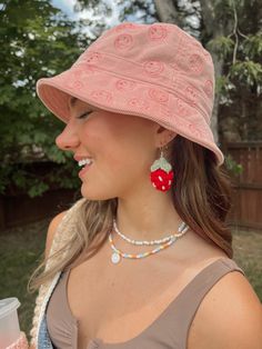 Crochet Strawberry Earrings/ Crochet Accessories/ Gifts for her/ Strawberry earrings/ earrings/ Gifts for Mom/ Summer Jewelry This pair of crochet strawberry earrings are the perfect accessory for any season! These are great for school, work, or just as an accessory for any outfit! NO RETURNS OR REFUNDS  DO NOT WASH Cute Everyday Summer Jewelry, Casual Summer Dangle Jewelry, Fun Adjustable Dangle Jewelry, Casual Single Dangle Earring, Cute Beaded Earrings For Gifts, Cute Beaded Earrings For Gift, Cute Drop Earrings For Summer, Casual Pink Jewelry With Ear Wire, Cute Adjustable Drop Earrings Jewelry