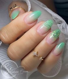 Natural Nails Manicure, Classy Nail Designs, Vintage Nails, Gel Nails Diy, Ombre Nail Designs, Nail Art Designs Diy, Fall Acrylic Nails, Round Nails, Pretty Nail Art