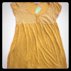 Cute Brand New Cap Sleeve Shirt With White Hearts On The Bust Area And Three Heart Buttons Down The Center. Elastic On Sleeves. Gets Less Tight At The Bottom. Forever 21 Graphic Tees, Mustard Yellow Top, Forever 21 Skirt, Cap Sleeve Shirt, Leopard Print Shorts, Black Camis, Yellow Top, Tee Shirt Dress, Lace Shirt