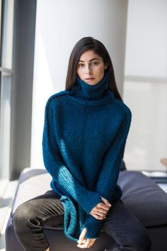 Blue/green alpaca sweater. – RoseUniqueStyle Drop Shoulder Pattern, Sustainable Knitwear, Fall Winter Style, Chunky Oversized Sweater, Woman Sweater, Turtleneck Sweaters, Oversize Sweater, Pull Oversize, Thick Sweater