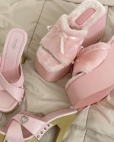 Fluffy Platform Sandals, How Pinterest Sees Me Shoes, Girly Gift Ideas, Dolls Kill Shoes, Mode Shoes, Student Nurse, Pink Girly Things