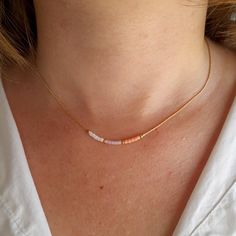 "Minimalist, wearable and delicate 14k gold fillled necklace with pink rose miyuki beads. Length: available from 14\" (35cm) to 24\" (61cm). Width: 2mm 14k gold filled rounded beads and 2.2mm pink rose miyuki beads. Width 14k gold filled chain: 0.66 mm. Materials: strong 14k gold filled lobster clasp. Handmade in Spain. Ideal for a gift and for combinate with other accessories. All our products are presented in a white organza bag. ♡ Made with love in Valencia ♡ ----------------------------- Dis Miyuki Necklace, Delicate Choker, Ombre Gradient, Bohemian Crystal, Gold Armband, Crystal Necklaces, Personalized Pendant, Miyuki Beads, Moonstone Jewelry