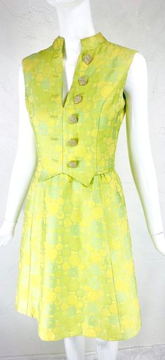 1960s Vintage GINO CHARLES Vivid Green Yellow Psychedelic Mod Party Dress, 6/S | eBay Kitschy Style, 1960s Mod Fashion, Mod Party, Mod Mini Dress, Vintage Closet, Apartment Plans, 60s Mod, Circular Pattern, Mod Fashion