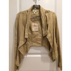 New With Tags, Unworn Esley Linen Jacket Vintage Khaki Spring Blazer, Fitted Beige Cropped Jacket For Fall, Vintage Fall Outerwear For Day Out, Fitted Casual Cropped Jacket In Beige, Chic Khaki Cropped Jacket For Spring, Fitted Casual Beige Cropped Jacket, Fitted Beige Outerwear For Casual Wear, Vintage Beige Outerwear For Spring, Spring Fitted Khaki Outerwear