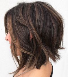 Bob Pendek, Ideas Haircut, Medium Hairstyles, Penteado Cabelo Curto, Hairstyles For Women, Haircut Ideas, Short Bob Hairstyles, Brown Hair Colors, Short Hair Cuts For Women