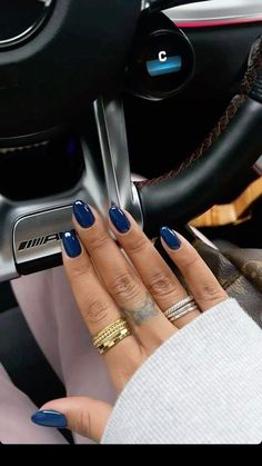 Simple Almond Dip Nails, Shellac Nail Inspiration, Fall Color Nails Dip, Cool Neutral Nails, Round Nails Colors, Nail Inspo Fall Almond, Dip Nail Ideas Blue, Almond Solid Color Nails, Nail Ideas Plain Colors