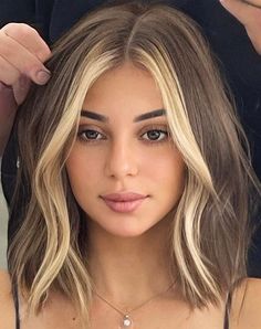 Hair Colour Idea For Short Hair, Light Brown With Blonde Front Pieces, Blond Curtain Bangs Brown Hair, Blonde Hair For Dark Eyes, Bayalage Brunette Shoulder Length Hair, Natural Money Piece Hair Brunette, Baby Lights With Money Piece, Brown Hair With Light Front Pieces, Money Peice Hair Ideas Dark Hair