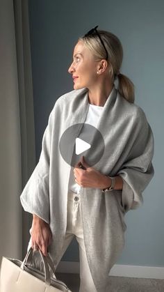 How To Wear A Cashmere Wrap, Denim Scarf Diy Old Jeans, Scarf Cardigan Diy, Scarf Into Cardigan, Scarf As A Cardigan, Ways To Wrap A Scarf, Shawl Outfit Ideas, How To Wear A Shawl, Scarf Tying Ideas