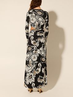 Elevate your summer wardrobe with our Floral Print Unique Waist Cutout Maxi Dress from LikeMyChoice®. Combining a stunning floral design with chic cutout details, this dress is perfect for a fashion statement.Features:Eye-Catching Floral Print: The vibrant floral pattern brings a hint of natural beauty, making this dress a standout piece for any occasion.Unique Waist Cutout: The stylish cutout detail at the waist adds a modern touch, enhancing your silhouette and adding a touch of glamour.Versatile Look: Wear with heels and accessories for an evening event, or pair with sandals for a casual outing.Perfect for a garden party, beach outing, or any special occasion, this dress is a must-have for your summer wardrobe.See More：Vacation@Note:Size: please check measurements carefullyPlease allow Spring Maxi Dress With Cut-out Waist, Spring Maxi Dress With Cut-out Waist And Fitted Style, Spring Fitted Maxi Dress With Cut-out Waist, Elegant Beach Dress With Cut-out Waist, Chic Floral Print Maxi Dress For Night Out, Chic Floral Print Maxi Dress For Date Night, Spring Fitted Maxi Dress With Cutout Back, Elegant Spring Maxi Dress With Cut-out Waist, Spring Cutout Maxi Dress For Night Out