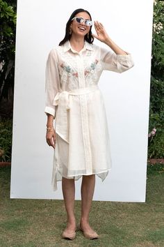 Off white straight kurta with floral embroidery and lace details. Paired with a pant with lace details at the hem and cotton inner. - Aza Fashions Lace Long Sleeve Sets With Floral Embroidery, White Lace Work Sets For Summer, White Lace Work Summer Set, White Lace Summer Set, White Lace Sets With Floral Embroidery, Spring Embroidered Lace Set, Elegant Fitted Sets With Embroidered Hem, Elegant Summer Sets With Embroidered Hem, Traditional Lace Trim Set For Spring