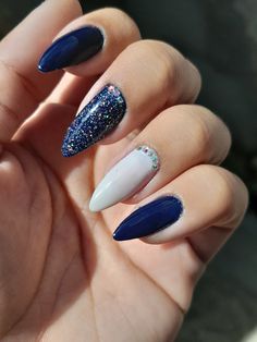 Hello Nails, Nail Salon Design, Vibrant Nails, Colorful Nail Designs, Girls Nails, Accent Nails, Nail Polishes, Blue Nails, How To Do Nails