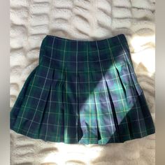 Green And Blue Plaid Skirt With Zipper On Side. From H&M 98% Recycled Polyester Size Us 0 Never Worn !!!! Blue Plaid Skirt, Skirts Green, Green School, School Skirt, Frankie Stein, Skirt With Zipper, Hm Skirt, Book Things, Plaid Skirt