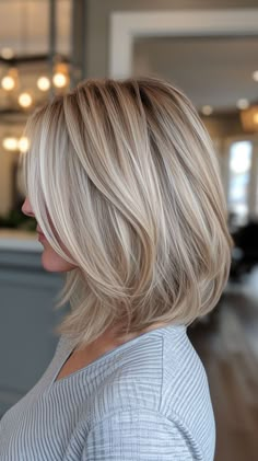 Elegant Short Hair, Medium Hair Styles For Women, Low Maintenance Hair, Blonde Hair With Highlights, Medium Hair Cuts