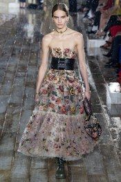 Christian Dior Resort 2019 Paris Collection - Vogue Moda Paris, Dior Couture, Lady Dior, Outfits Casuales, Fashion Details, Primavera Estate