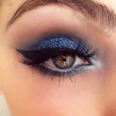 Blue smoky beautiful Gala Make Up, Hoco Makeup Looks, Silver Eye Makeup, Blue Makeup Looks, Wedding Makeup Tutorial, Prom Eye Makeup, Formal Makeup, Glitter Eye Makeup, Eye Makeup Pictures