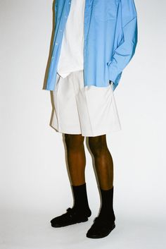 A Southern California summer staple elevated with effortless tailoring. The villa shorts combine a lightweight 100% wool exterior with a relaxed, pleated wide-leg opening. The result is a beautifully draped pair of shorts that can to take you from all day at the Getty Villa to your oceanside Nobu reso. Getty Villa, California Summer, Tailored Shorts, Summer Staples, Colourful Outfits, Southern California, New Product, Men's Fashion, Wool Blend