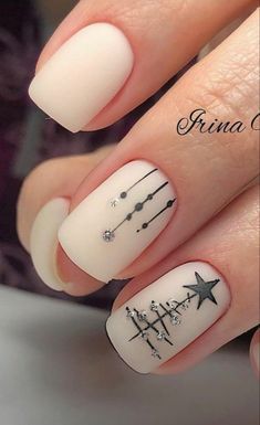 Christmas Nail Art Easy, Colors 2023, Christmas Nails Easy, Polish Ideas, Smink Inspiration, Short Acrylic Nails Designs, Dipped Nails