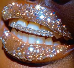 Black Diamond Aesthetic, Silver Grillz For Females, Girly Grillz, Jewels Aesthetic, Diamonds Aesthetic, Diamond Aesthetic