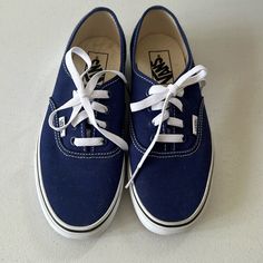 Blue Vans Canvas Lace Up Tie Shoes. Deck Or Boat Shoes. Casual Skate Shoes. Minor Scuffs On Toe. Men’s Size 5. Women’s Size 6.5 The Heritage Shoe That Started It All. This Is The Authenticsince 1966. The Authentic Is The Original Vans Silhouette. First Introduced In 1966 And Driven Forward By Creative Culture Ever Since, This Time-Honored Shoe Keeps The Old School Vibe Alive With Sturdy Canvas Uppers In Seasonal Colorways. With Its Classic Low-Top Design And Iconic Rubber Waffle Outsole, The Aut Classic Blue Skate Shoes With Rubber Sole, Casual Blue Vans Canvas Shoes, Classic Blue Lace-up Sneakers, Classic Blue Low-top Skate Shoes, Blue Lace-up Skate Shoes, Blue Vans Canvas Shoes With Round Toe, Blue Vans Skate Shoes With Round Toe, Navy Low-top Vans Skate Shoes, Sporty Blue Canvas Shoes By Vans