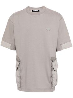 light grey cotton jersey texture appliqué logo carabiner attachment crew neck short sleeves two side cargo pockets straight hem When buying this unisex item, keep in mind that it is graded in standard men's sizing. Cotton Short Sleeve Tops With Multiple Pockets, Cotton Tops With Multiple Pockets Short Sleeve, Gray Streetwear Tops With Pockets, Gray Tops With Pockets For Streetwear, Cotton T-shirt With Pockets For Outdoor, Utility Streetwear Tops With Side Pockets, Detachable Pocket, City Dress, Balenciaga Triple S