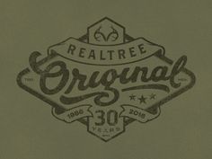 the logo for realtree orginal is shown in black and white on a green background