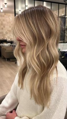 Blonde Lowlights, Summer Blonde Hair, Blonde Actresses, Dyed Blonde Hair, Dirty Blonde Hair, Honey Blonde Hair, Blonde Hair Inspiration, Balayage Hair Blonde, Blonde Hair Looks