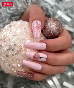 Cristmass Nails 2023, Holiday Nail Designs Christmas, Holiday Nails Coffin, Festive Christmas Nails, Intricate Snowflake, Fashion Outfits Dresses, Snowflake Patterns, Nail Acrylic, Tree Nails