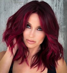 Haircuts With Red Hair, Red Face Framing Highlights, Red Velvet Hair Color, Pelo Color Borgoña, Deep Red Hair Color, Red Purple Hair, Pelo Color Vino, Cutest Hairstyles, Deep Red Hair