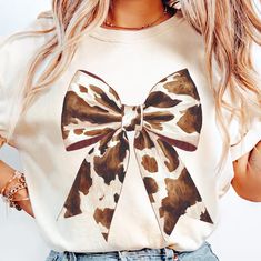 Cute Brown T-shirt For Spring, Trendy White Tops With Bow Print, White Casual Tops With Bow Print, Casual White Tops With Bow Print, Trendy White Top With Bow Print, Casual White Tops With Bow, Print Shop Ideas, Cowgirl Coquette, Ribbon Aesthetic